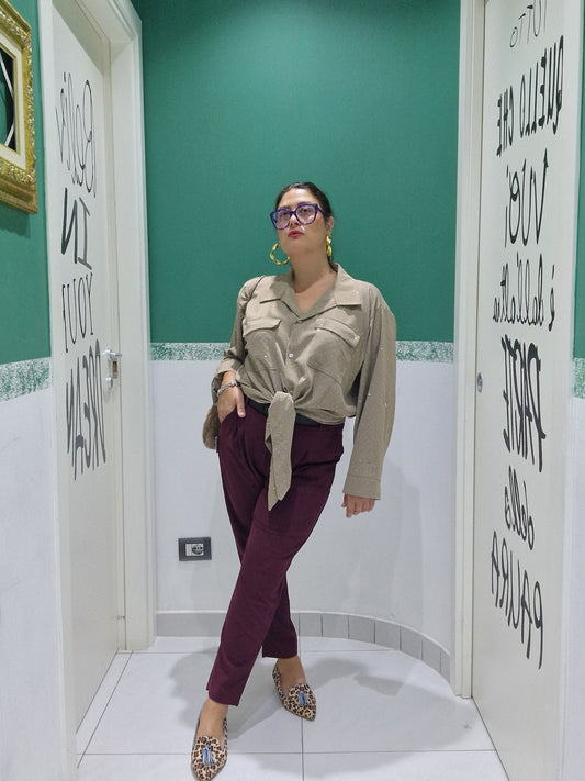 Camicia brillantinata con nodo