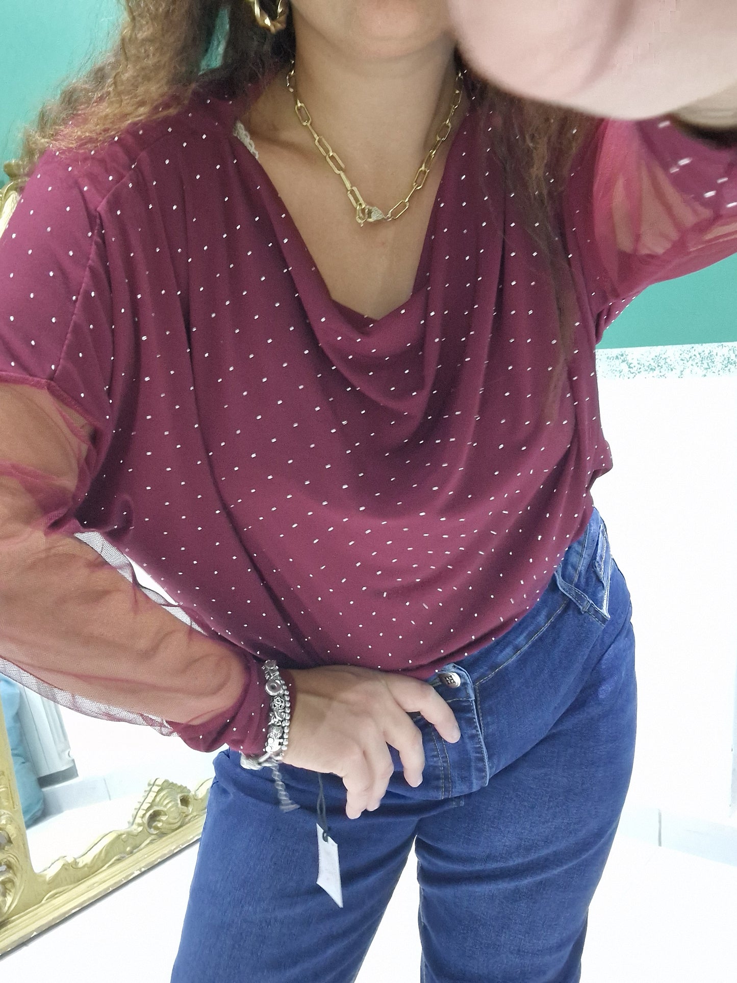 Maglia brillantinata con manica in velo