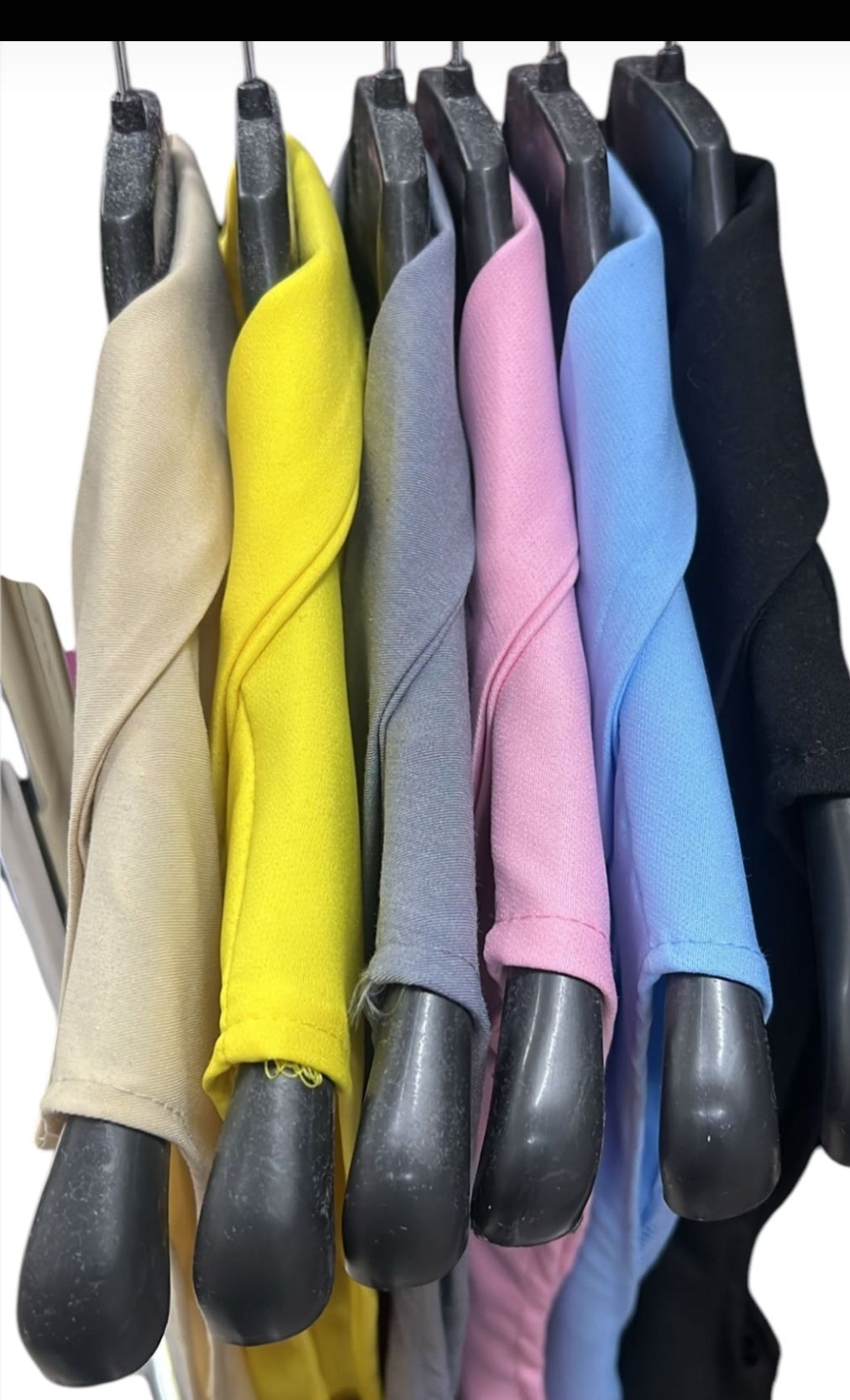 Gilet regolabile aperto lateralmente