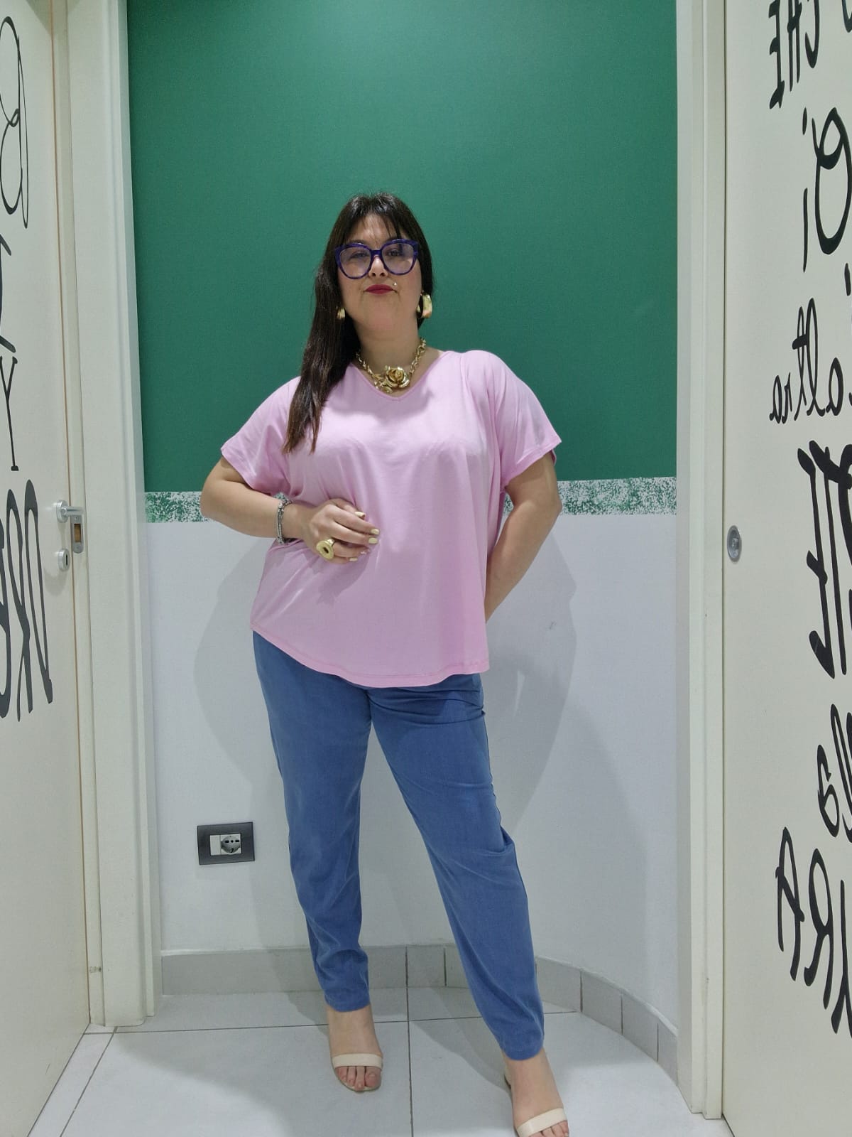T-shirt spalla scesa