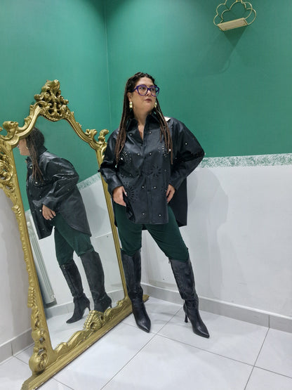 Camicia intagliata in similecopelle