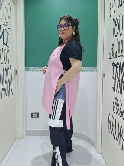 Gilet regolabile aperto lateralmente